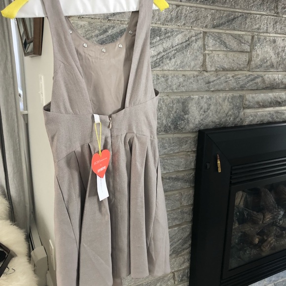 Dress - Picture 2 of 3